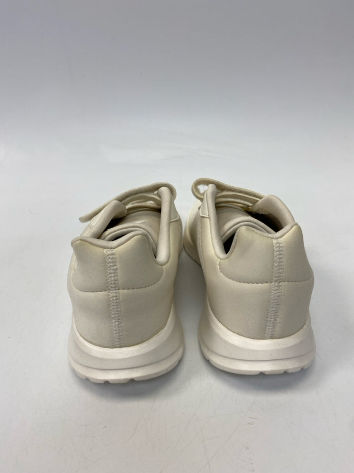 NWOT Adidas Size 6.5 Cream Men&