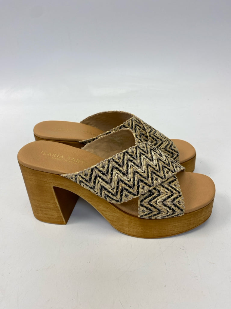 Size 7.5 Natural Clogs