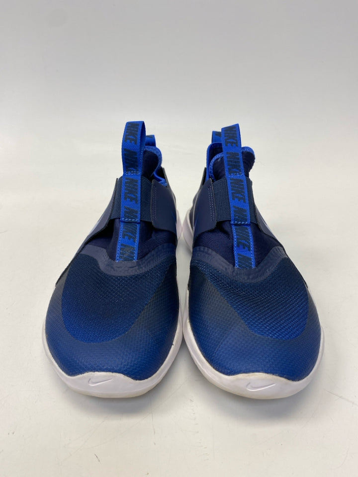 Nike SIZE 6 Navy Royal Blue Boy&