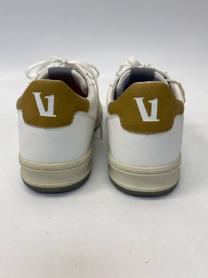 NWT vuori Size 7.5 White Lace-Up Men&