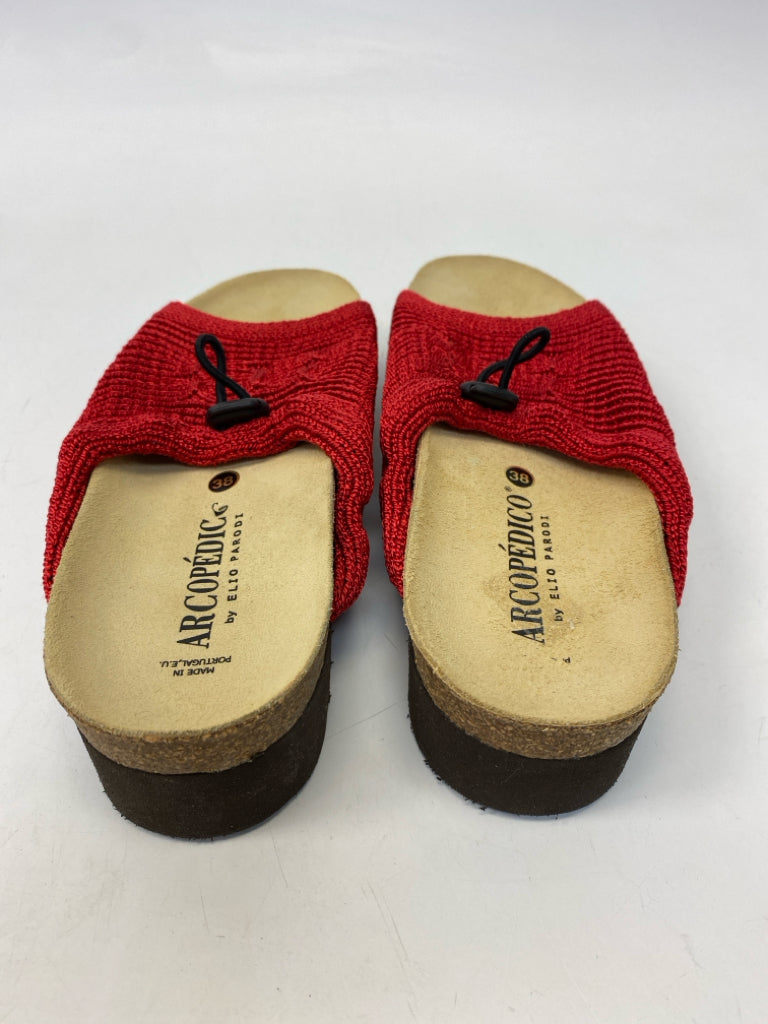 NWOT Arcopedico  Size 38 Red Sandals