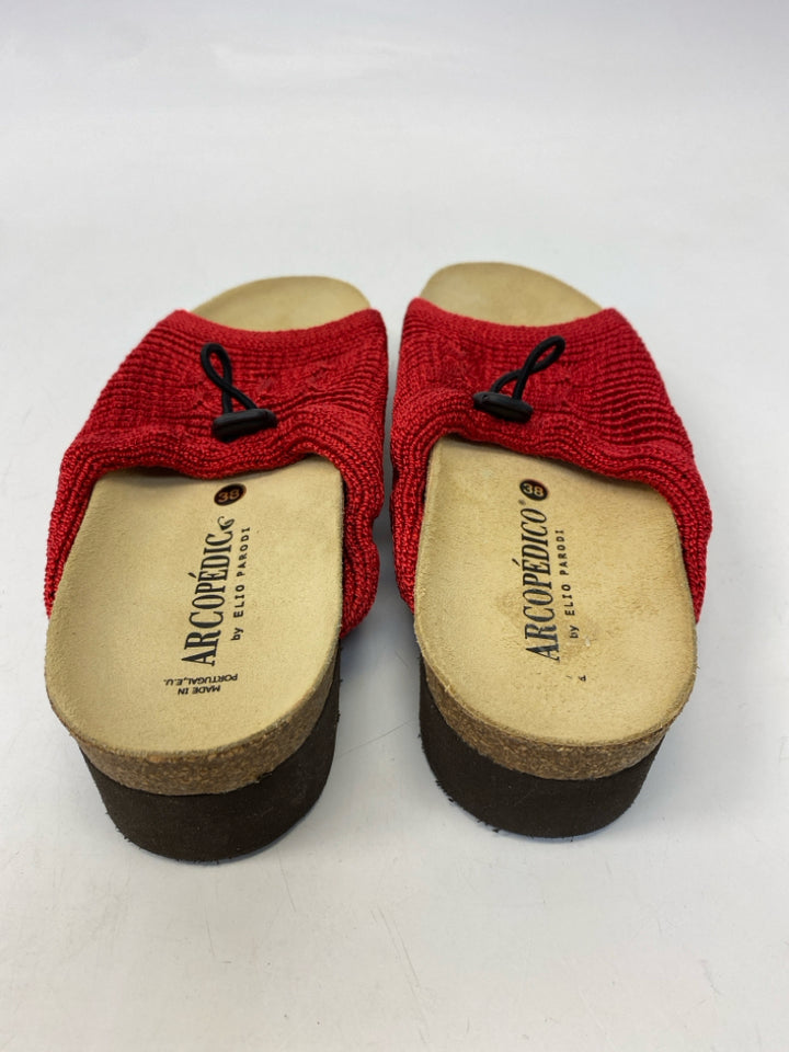 NWOT Arcopedico  Size 38 Red Sandals