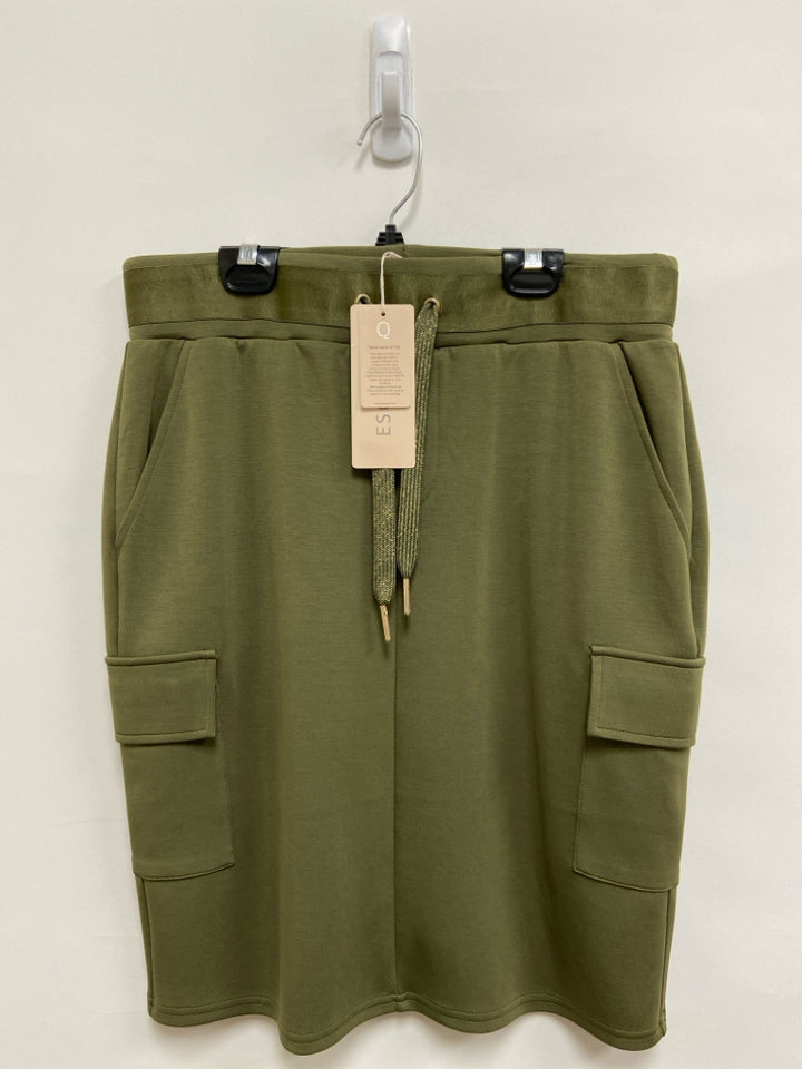 NWT Size M Olive Green Cargo Ladies Skirt