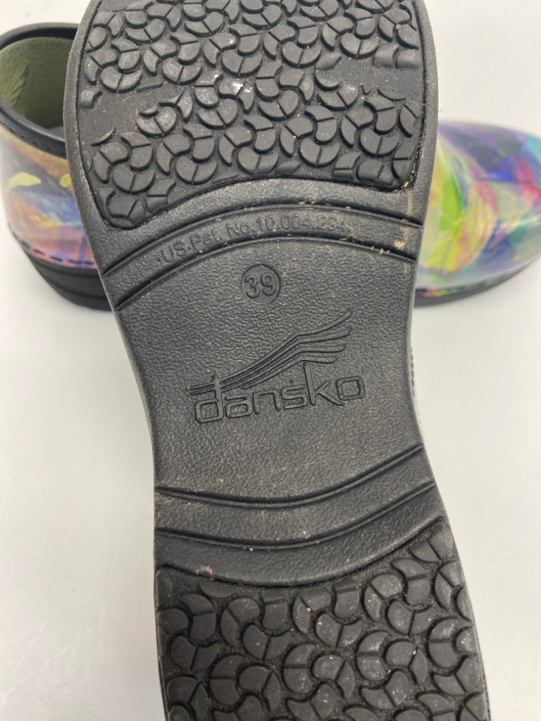 Dansko  Size 39 Multi-Color Clogs