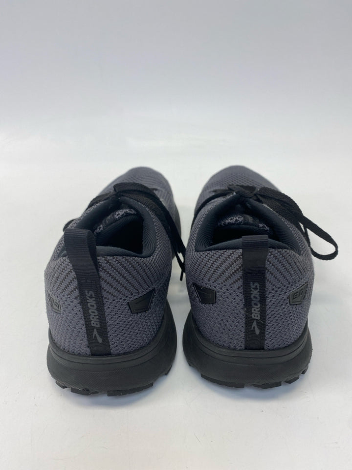 Brooks Size 11.5 Gray Men&