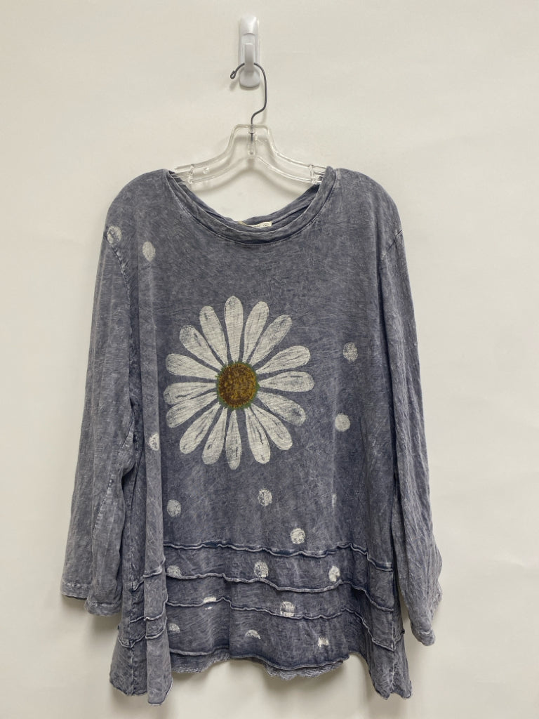 Jess &amp; Jane  SIZE  2X Gray Flowers Plus Size Top