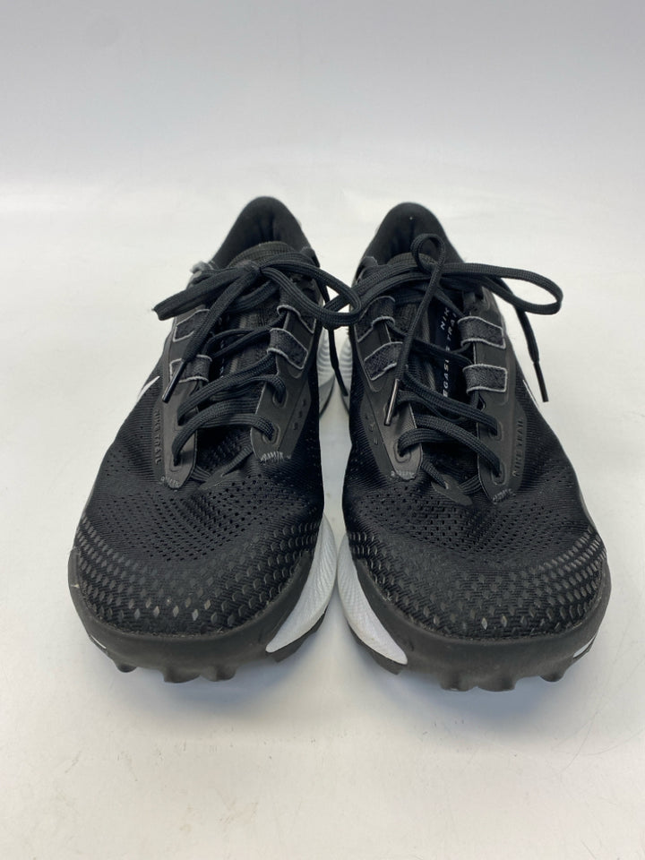 Nike Size 10.5 Black Lace-Up Men&