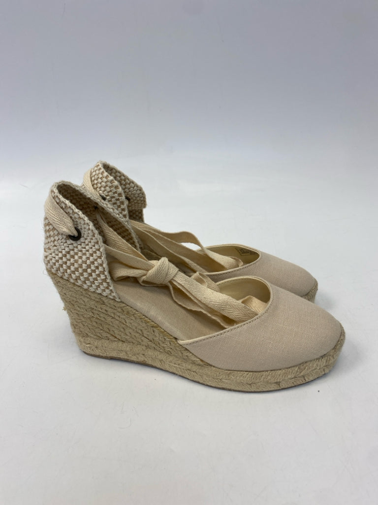 Soludos  Size 6.5 Cream Flats