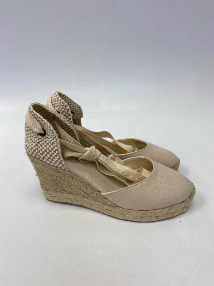 Soludos  Size 6.5 Cream Flats