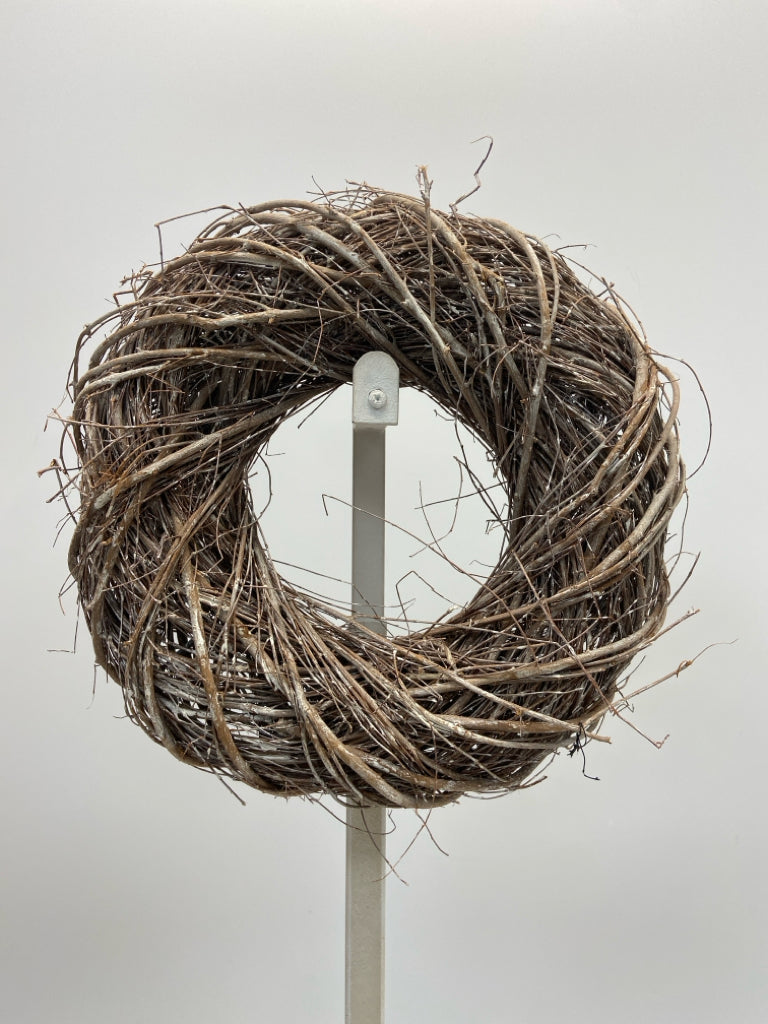 Brown White Rustic Grapevine Wreath