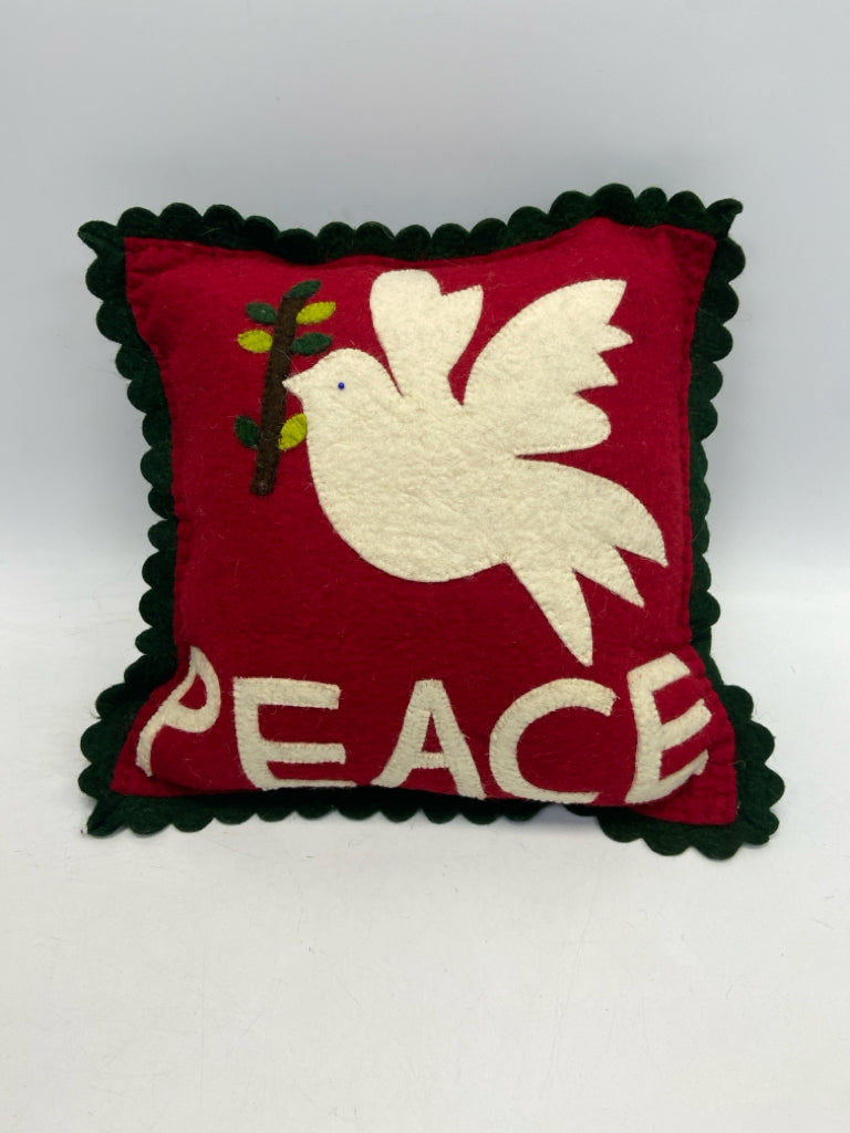 Red Cream Wool Christmas