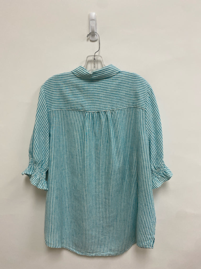 Crown &amp; Ivy  SIZE  1X White Aqua Striped Button Up Plus Size Top