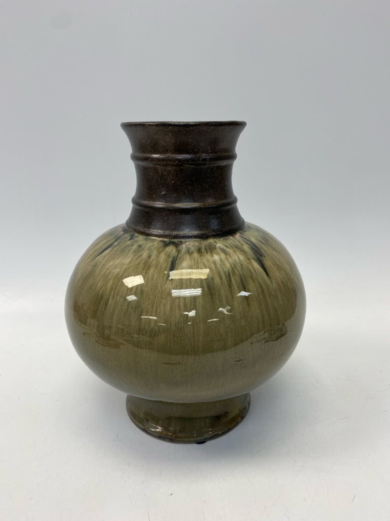 Tan/Gray Brown Ceramic Vase
