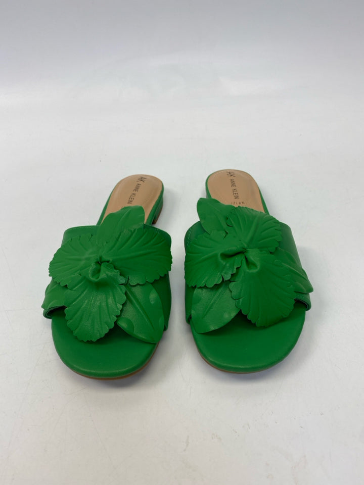 NWOT Anne Klein  Size 7 Green Leaves Sandals