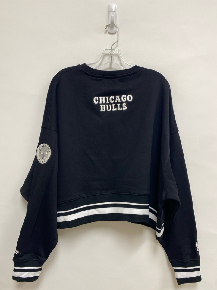 NWT Size M Black White Pearls Ladies Sweatshirt