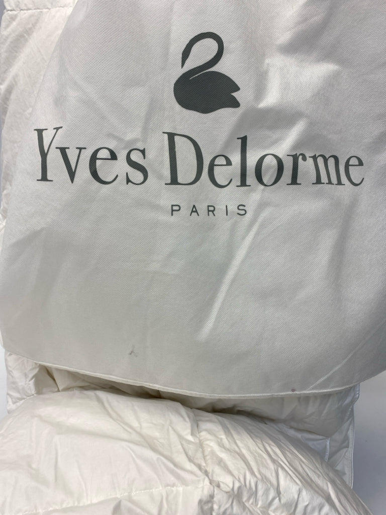 Yves Delorme Paris White Comforter