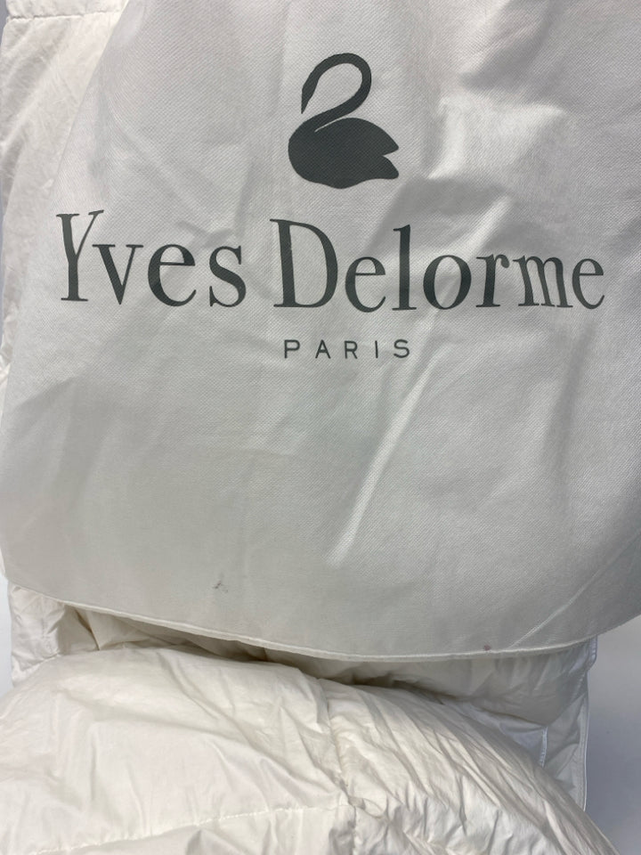 Yves Delorme Paris White Comforter
