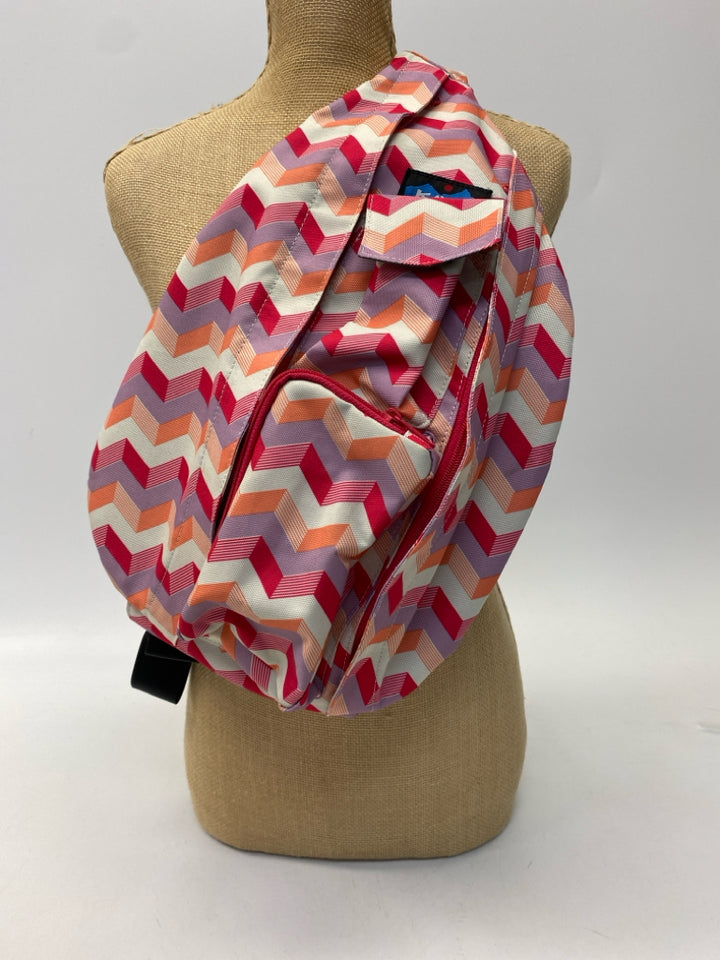 Kavu Cream Pink/Purple Chevron Handbag