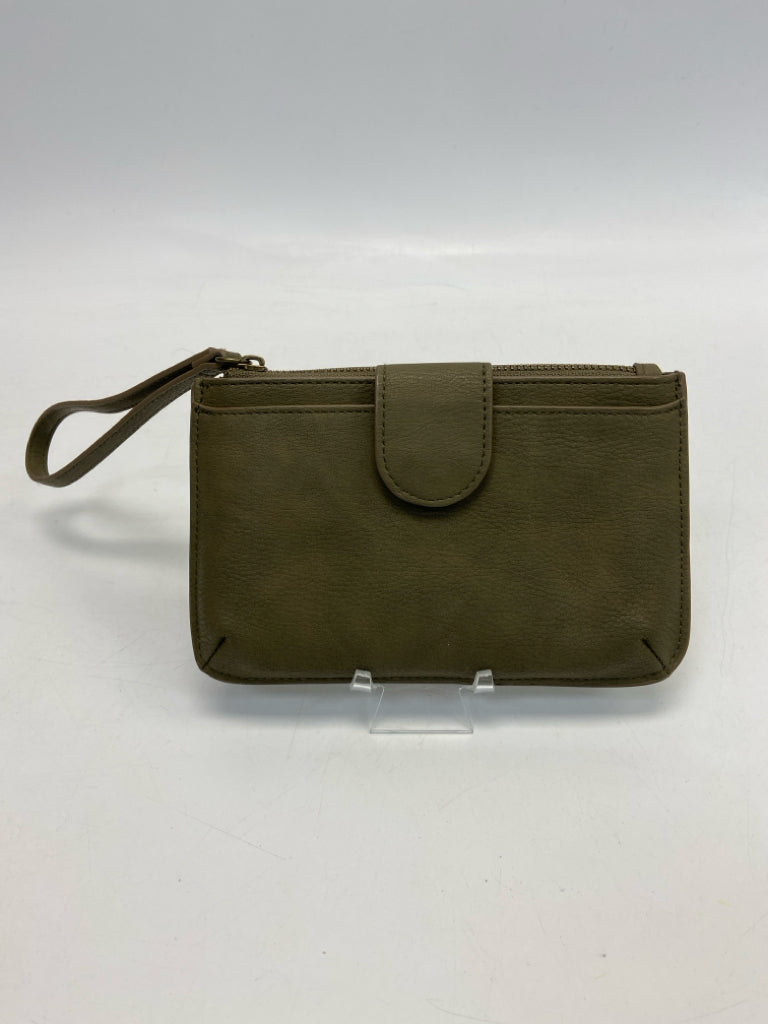 Universal Thread Olive Wristlet