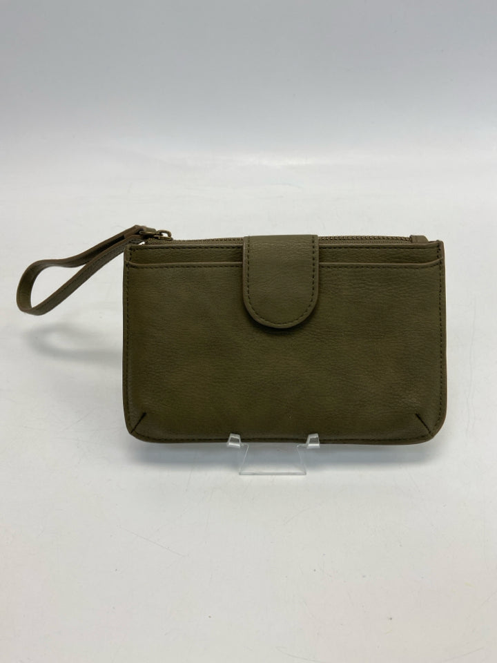 Universal Thread Olive Wristlet