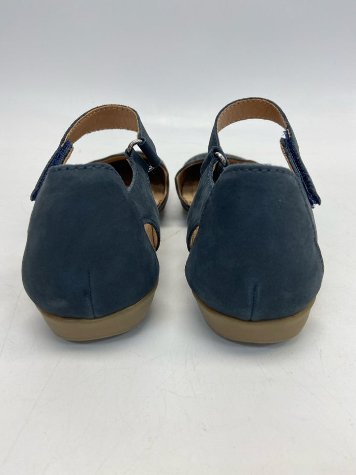 Earth Origins  Size 9 Navy Perforated Sandals