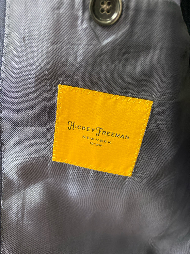 Hickey Freeman Size 48 Navy Plaid Wool Men&