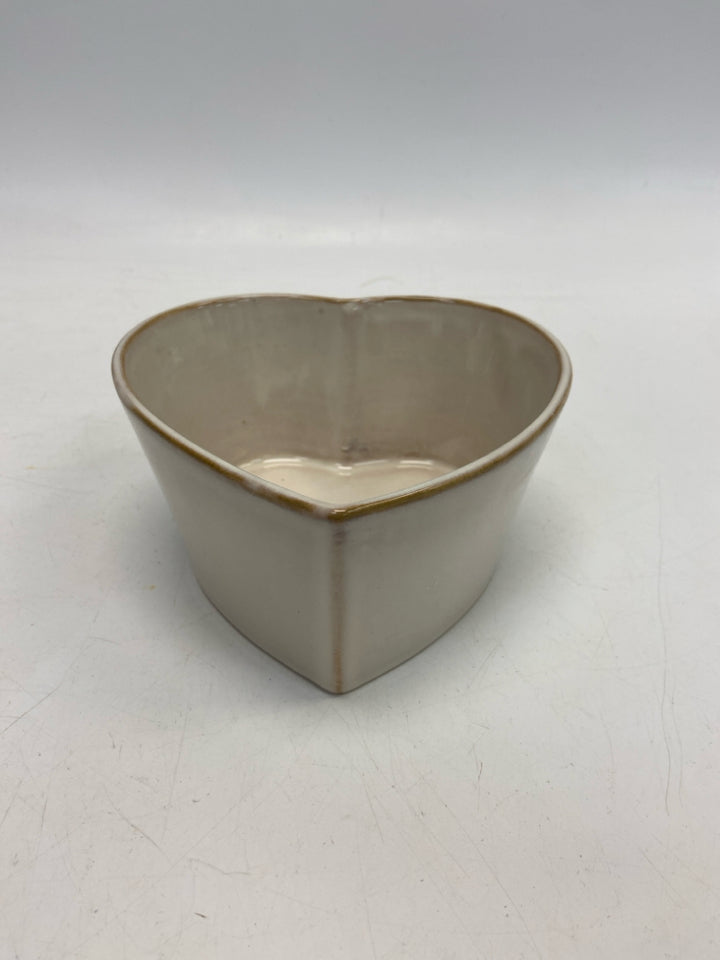 Cream Ceramic Bowl(s)