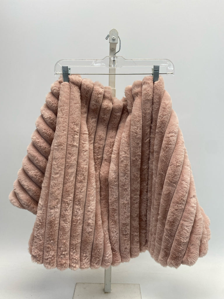 Blush Ribbed Faux Fur Christmas