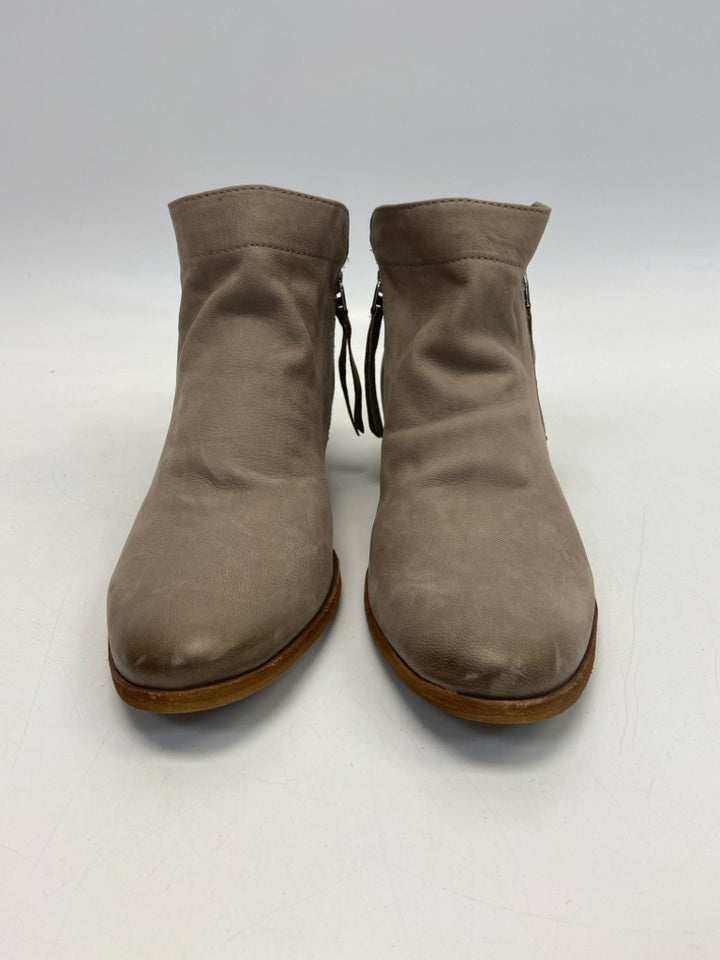 Sam Edelman  Size 9.5 Taupe Side Zipper Boots