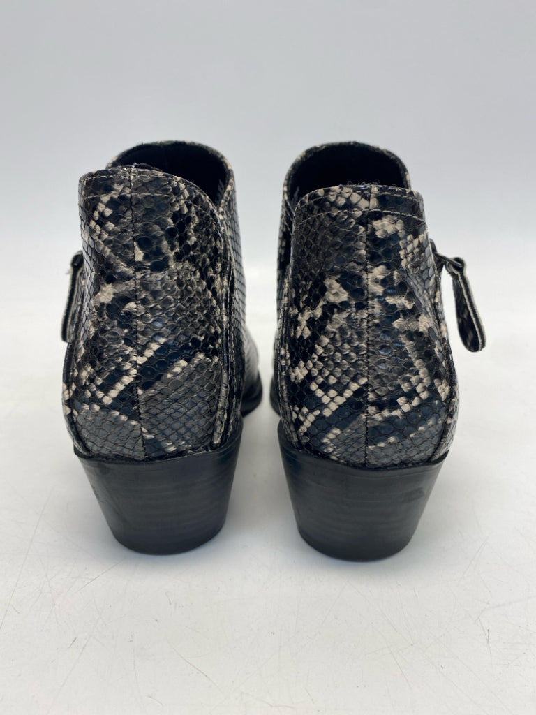 So US Shoe Size 8 Black Cream Animal Print Boots