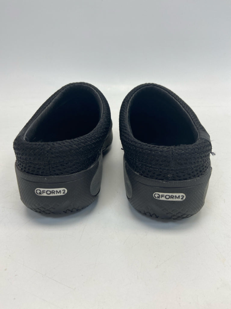 Merrell US Size 7 Black Mesh Clogs