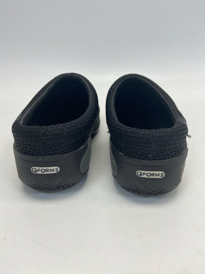 Merrell US Size 7 Black Mesh Clogs