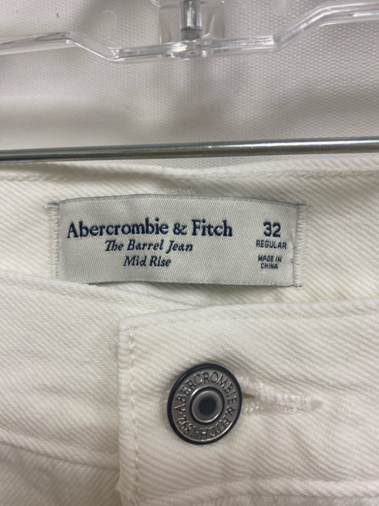 Abercrombie &amp; Fitch Size 32 White Ladies Jeans