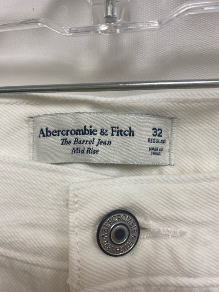 Abercrombie &amp; Fitch Size 32 White Ladies Jeans