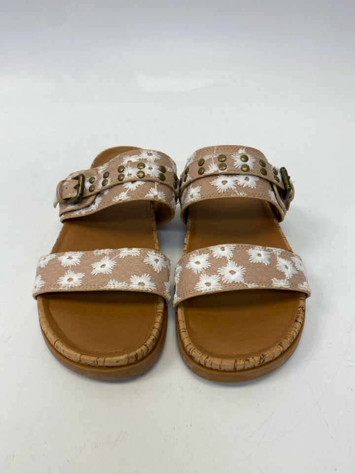 Lucky Brand  Size 8.5 Tan/Wht Studded Sandals