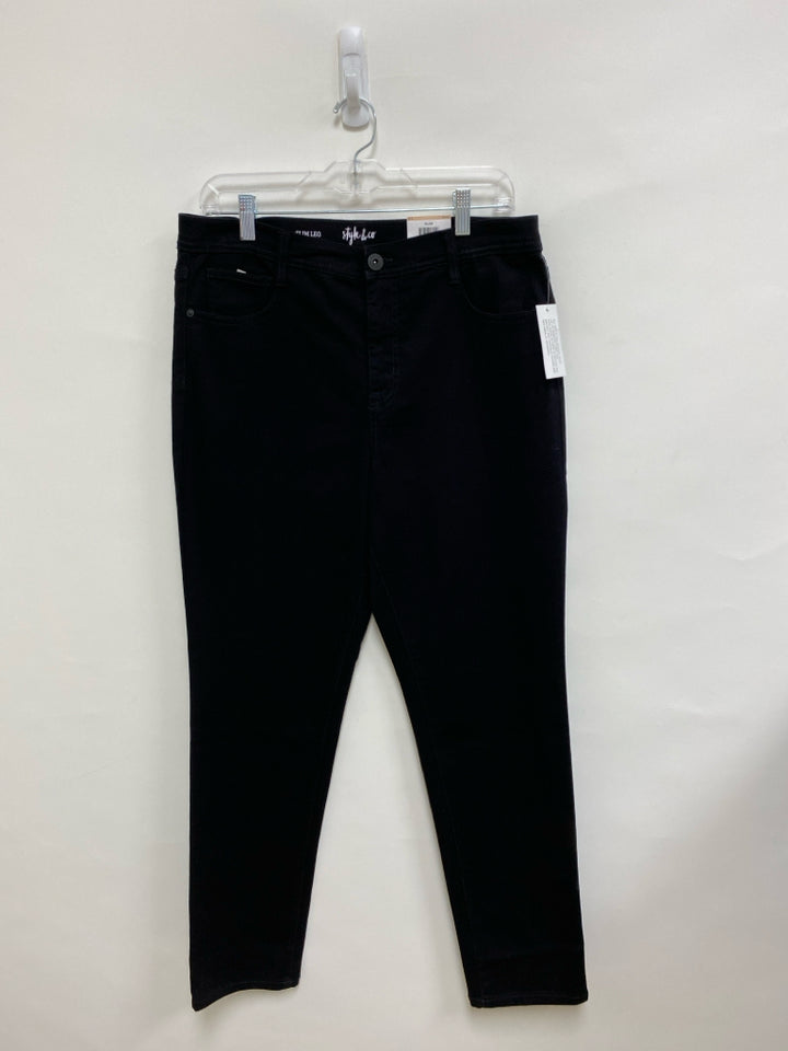 NWT Style &amp; Co. Size 12 Black Ladies Jeans