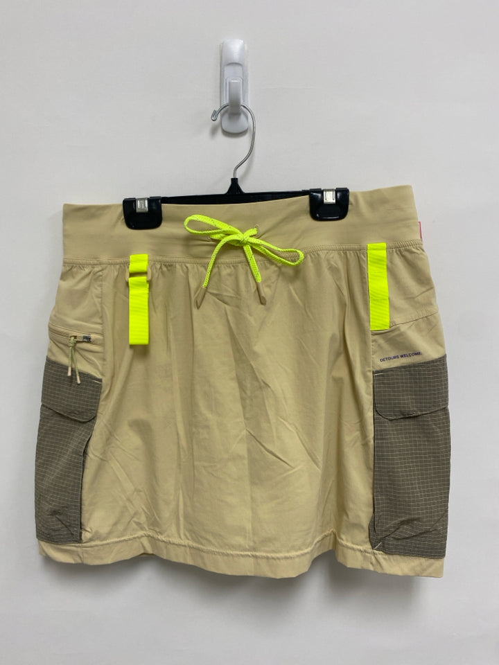 Lululemon Size 10 Beige Taupe Cargo Athletic Shorts