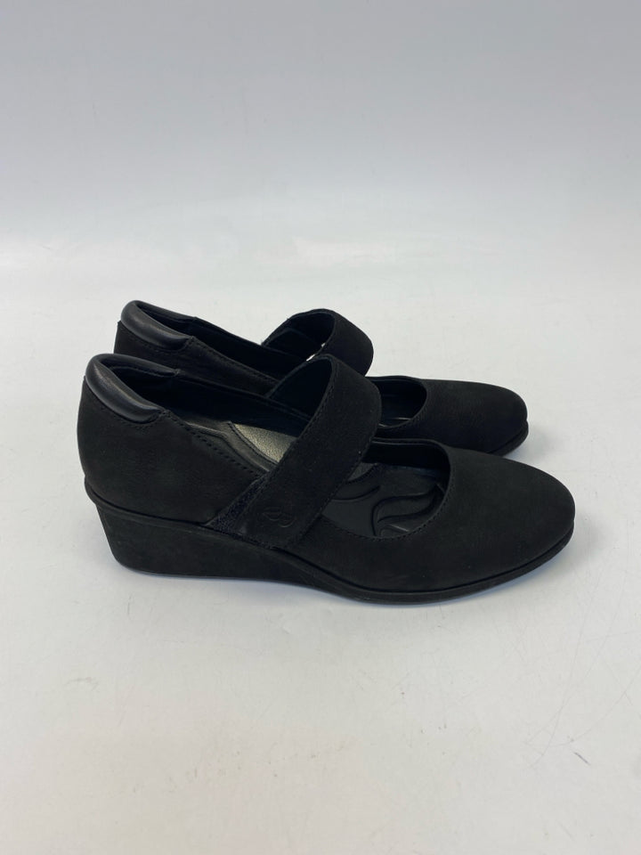 Nurture  Size 7 Black Heels