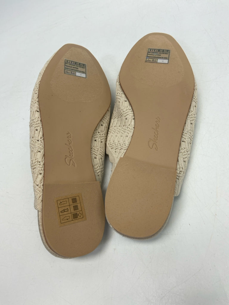 NWOT Skechers  Size 8 Beige Knit Mules