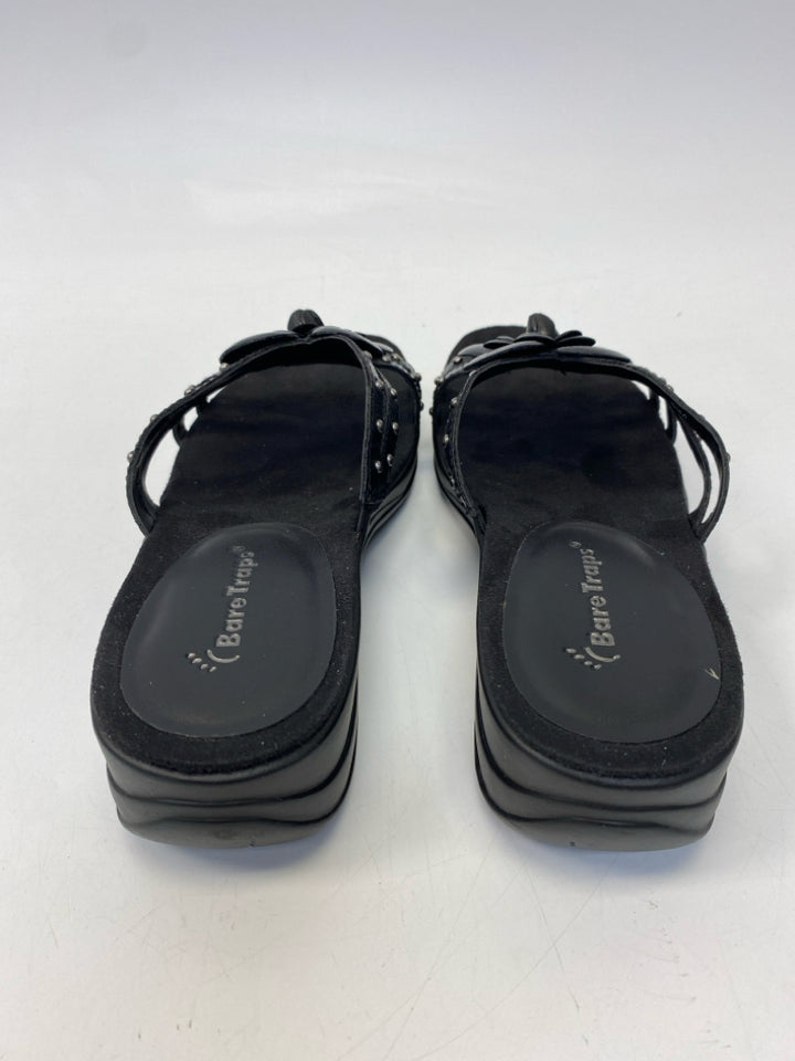 NWOT Bare Traps  Size 8.5 Black Sandals