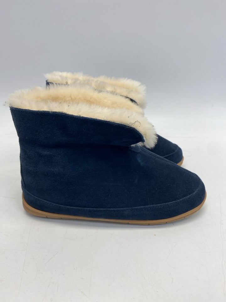 NWOT The Vermont Country Store US Shoe Size 8 Navy Cuffed Bootie Slippers