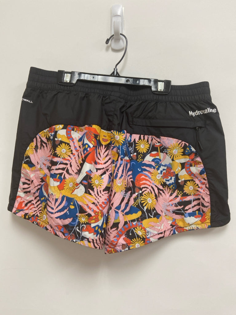 North Face Size M Black Pink/Multi Assorted Print Ladies Shorts