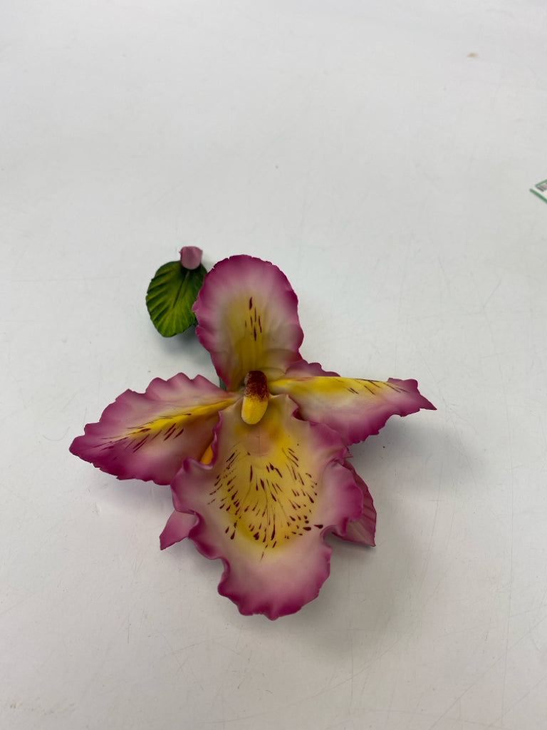 Capodimonte Yellow Purple Trimmed Figurine