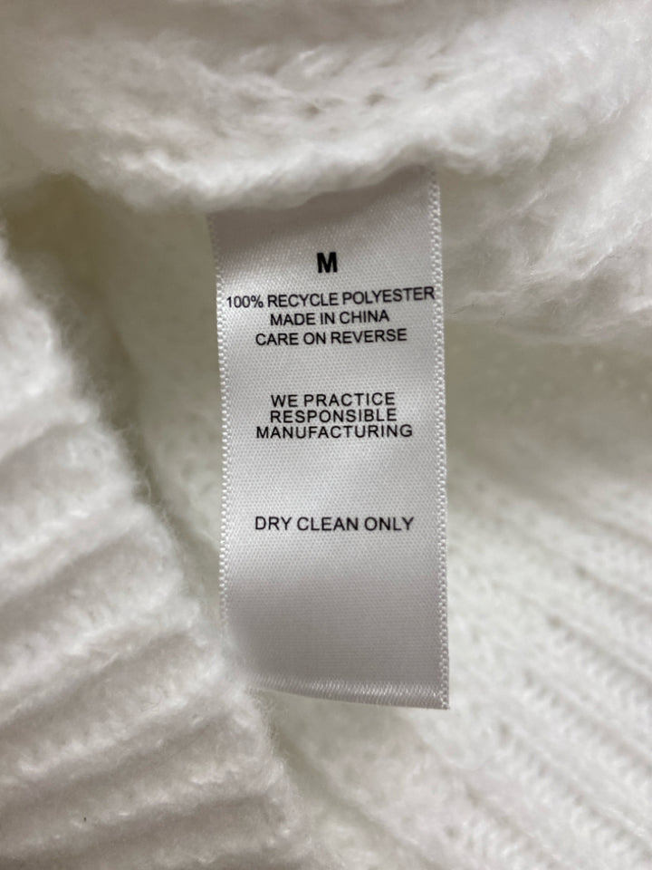 NWT Size M White Chunky Puff Sleeve Ladies Sweater