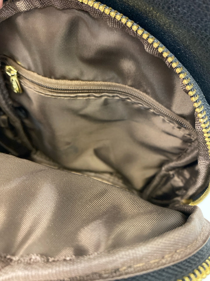 Inicat Black Slingbag