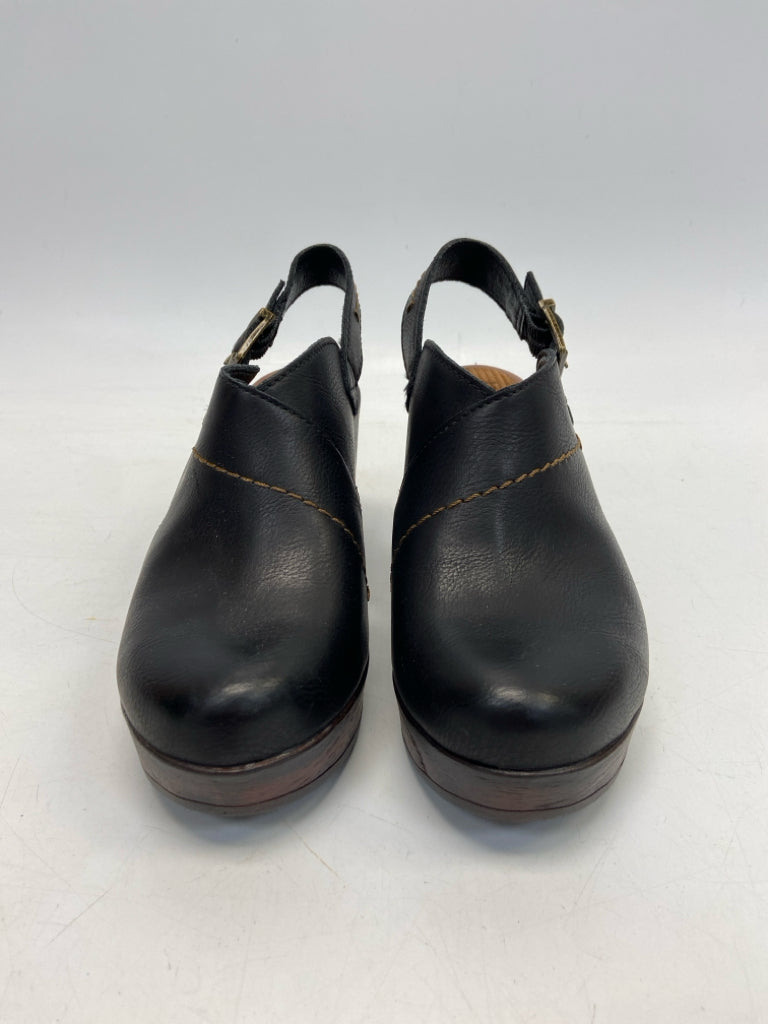 b.o.c. US Shoe Size 6 Black Clogs