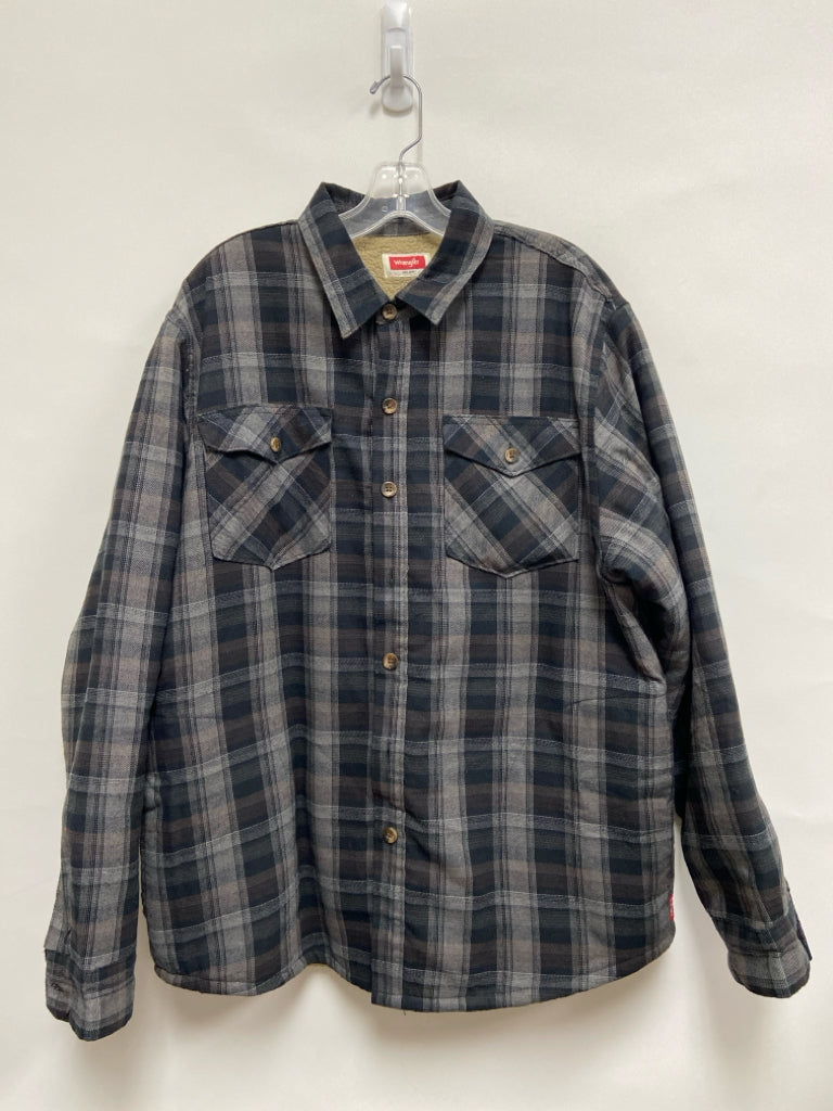 Wrangler Size L Gray Black Plaid Men&