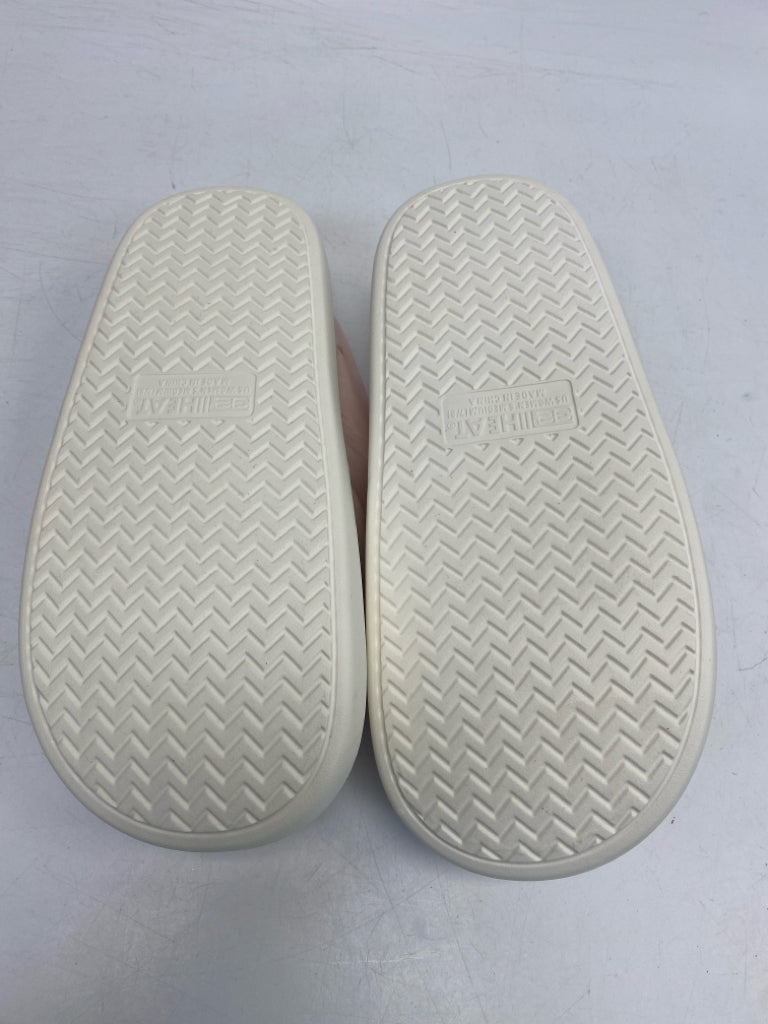 NWT 32 Degrees US Shoe Size M Pink Puffer Slippers