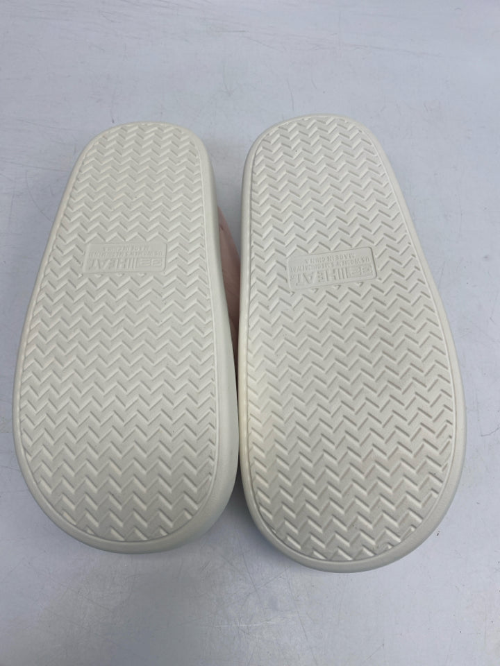 NWT 32 Degrees US Shoe Size M Pink Puffer Slippers
