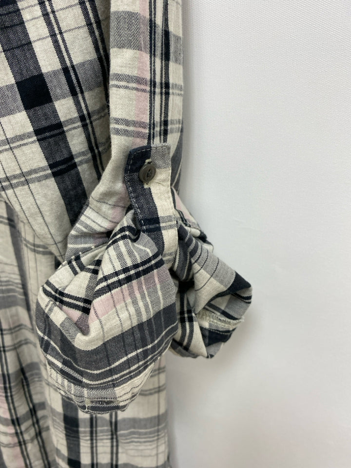North Face Size XL Gray Black/Pink Plaid Button Up Ladies Dress